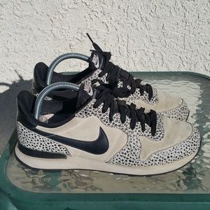 nike internationalist premium light bone safari